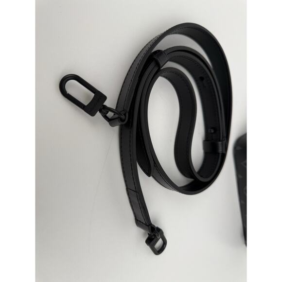 Louis Vuitton Rock Vertical Black Canvas & Leather Wearable Wallet - Picture 14 of 16